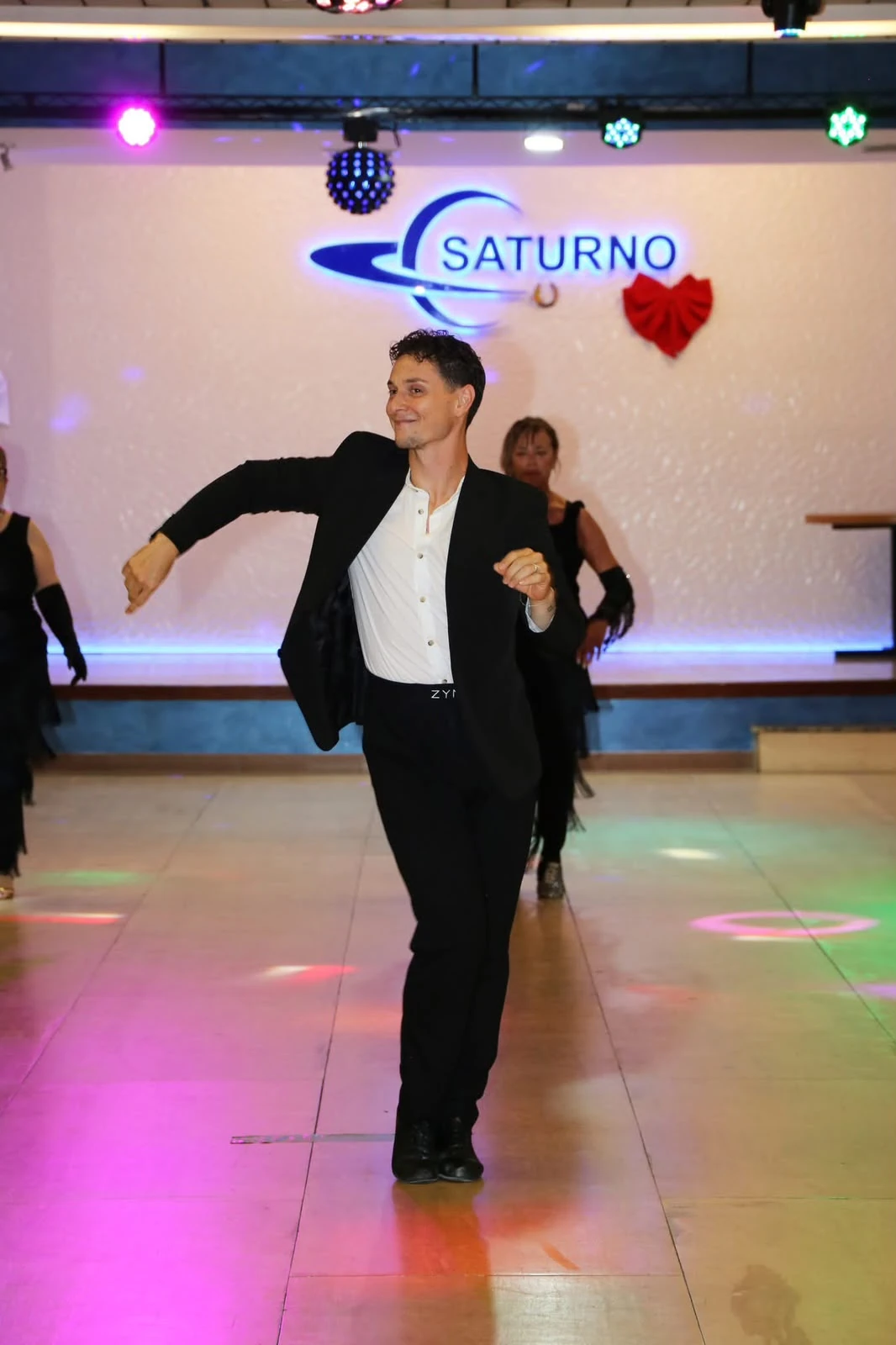 Simone Gallinella, insegnante di balli coreografici e latini